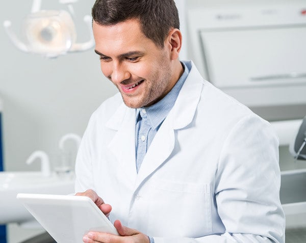 img-dentista-tablet